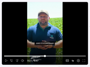 lavoura de soja saudável com aplicação de fungicida premium e plantas limpas e vigorosas 